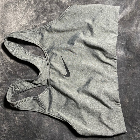 Gym top - Picture 2 of 3